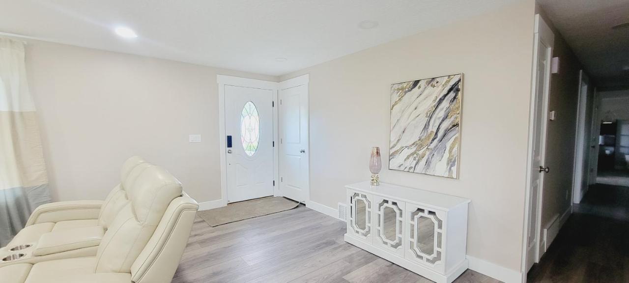 3 Bed 2 Bath Full Accessible Townhome In Heart Of Slc Саут-Джордан Экстерьер фото