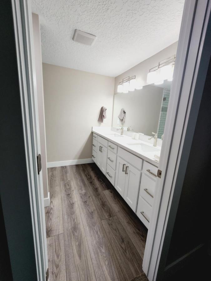 3 Bed 2 Bath Full Accessible Townhome In Heart Of Slc Саут-Джордан Экстерьер фото