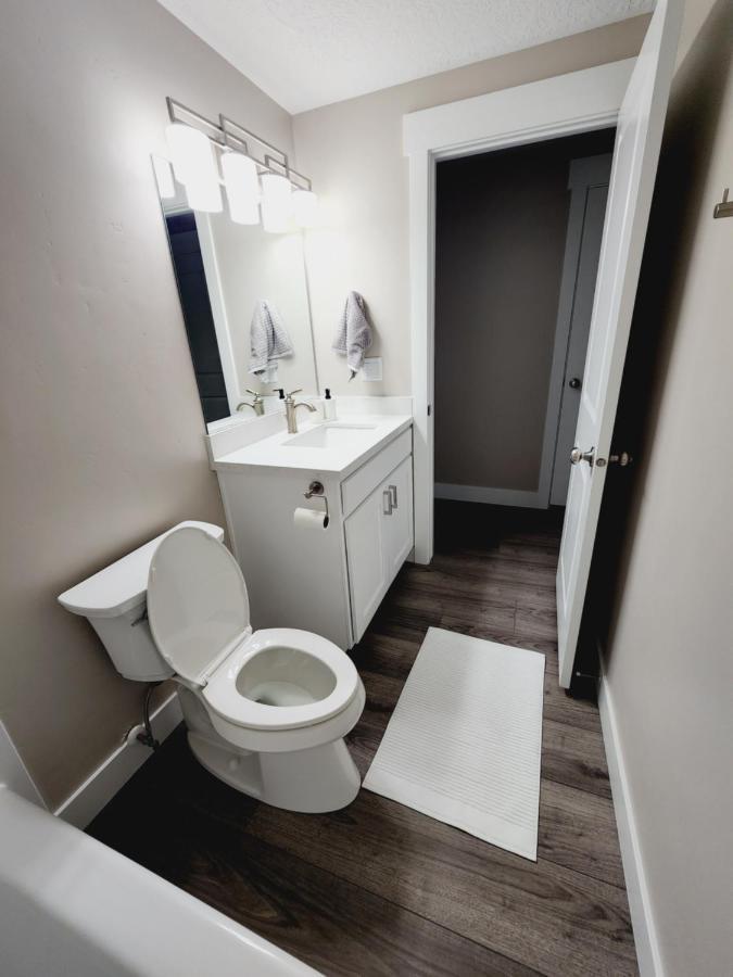 3 Bed 2 Bath Full Accessible Townhome In Heart Of Slc Саут-Джордан Экстерьер фото